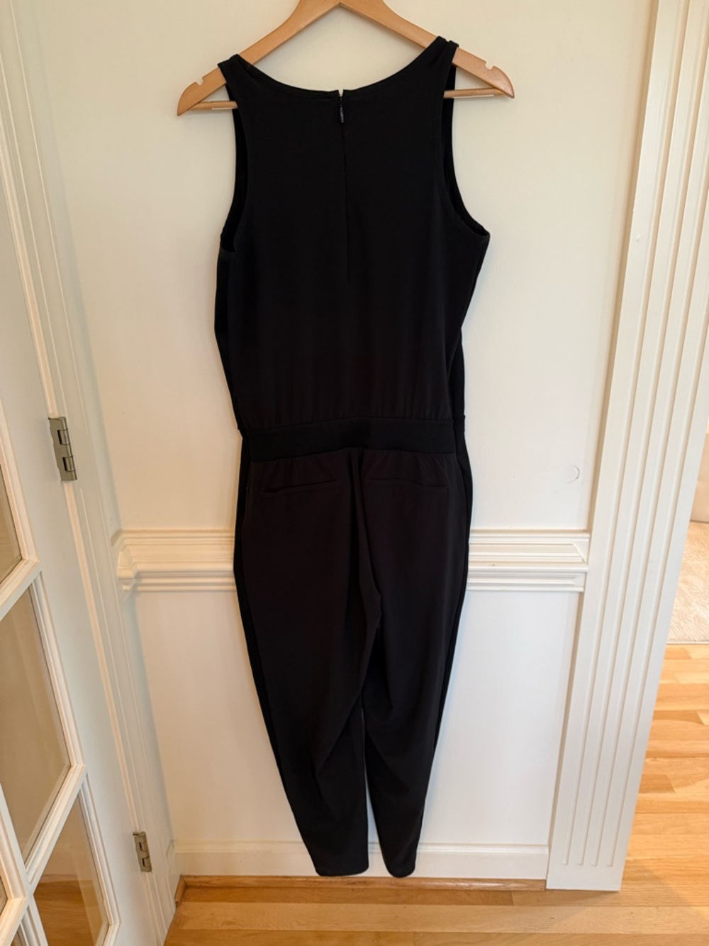 Athleta Women's Black V-Neck Sleeveless Jumpsuit 6 - Picture 2 of 3